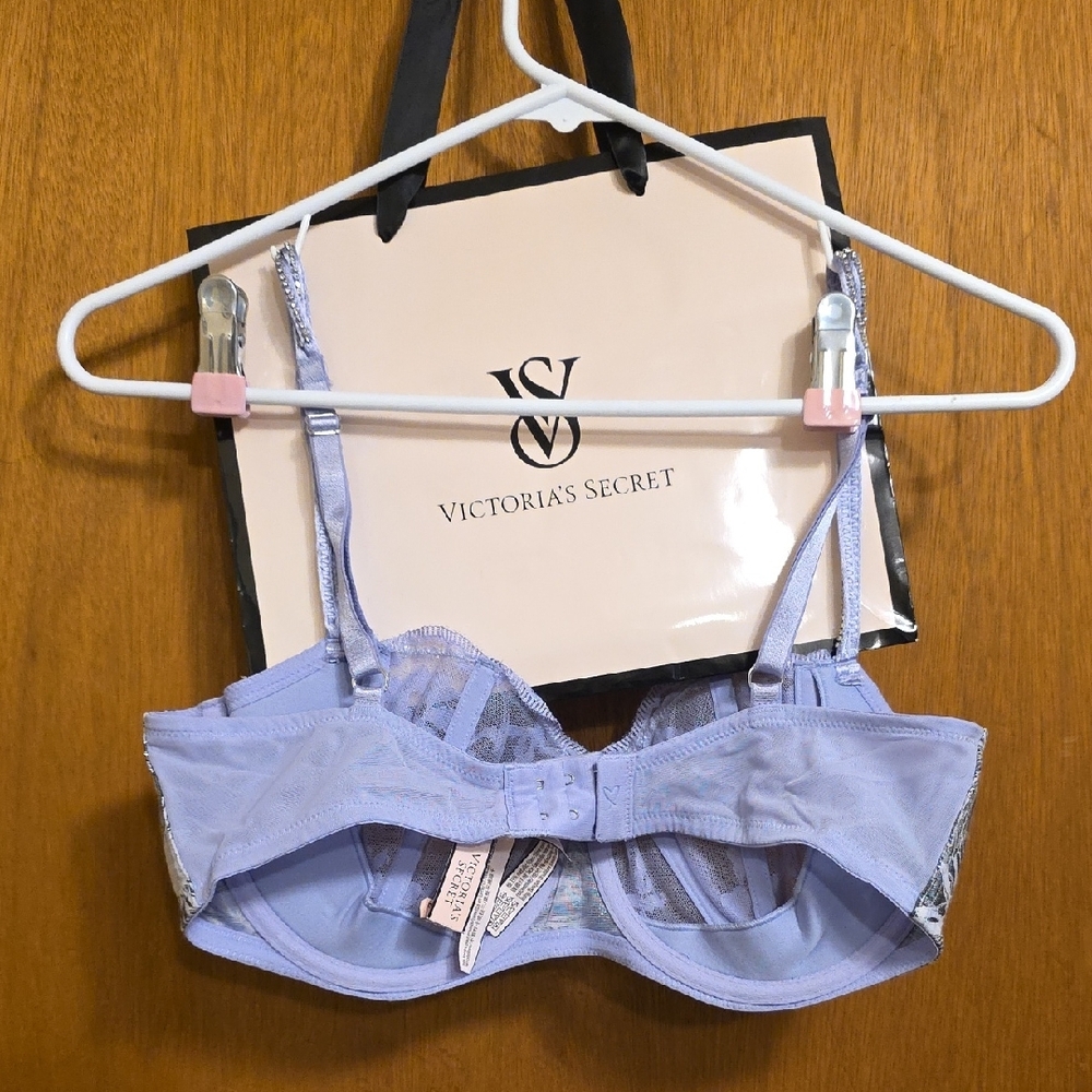 Victoria's Secret Light Purple Lace Bra - Picture 2 of 3
